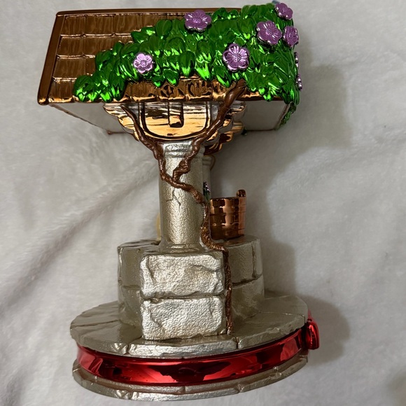 Bath & Body Works Snow White Decorative Candle Holder - Picture 5 of 6